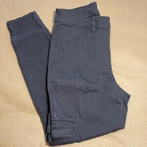 Women's size 10 GAP Universal Leggings